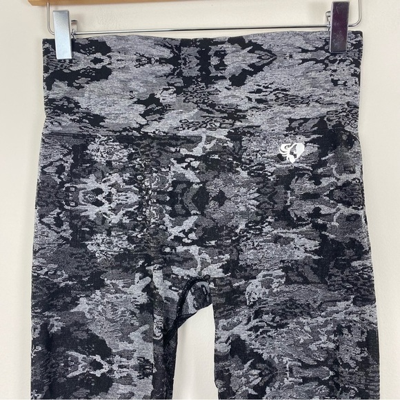 WOMEN’S BEST Seamless Leggings Black Grey Jacquard Camo Print Small/Medium - Picture 3 of 9